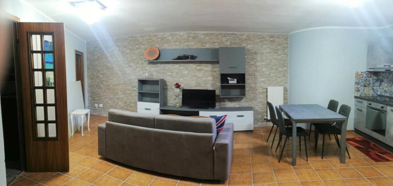 La Taverna Appartamento Scala A Chiocciola Фоллоника Экстерьер фото