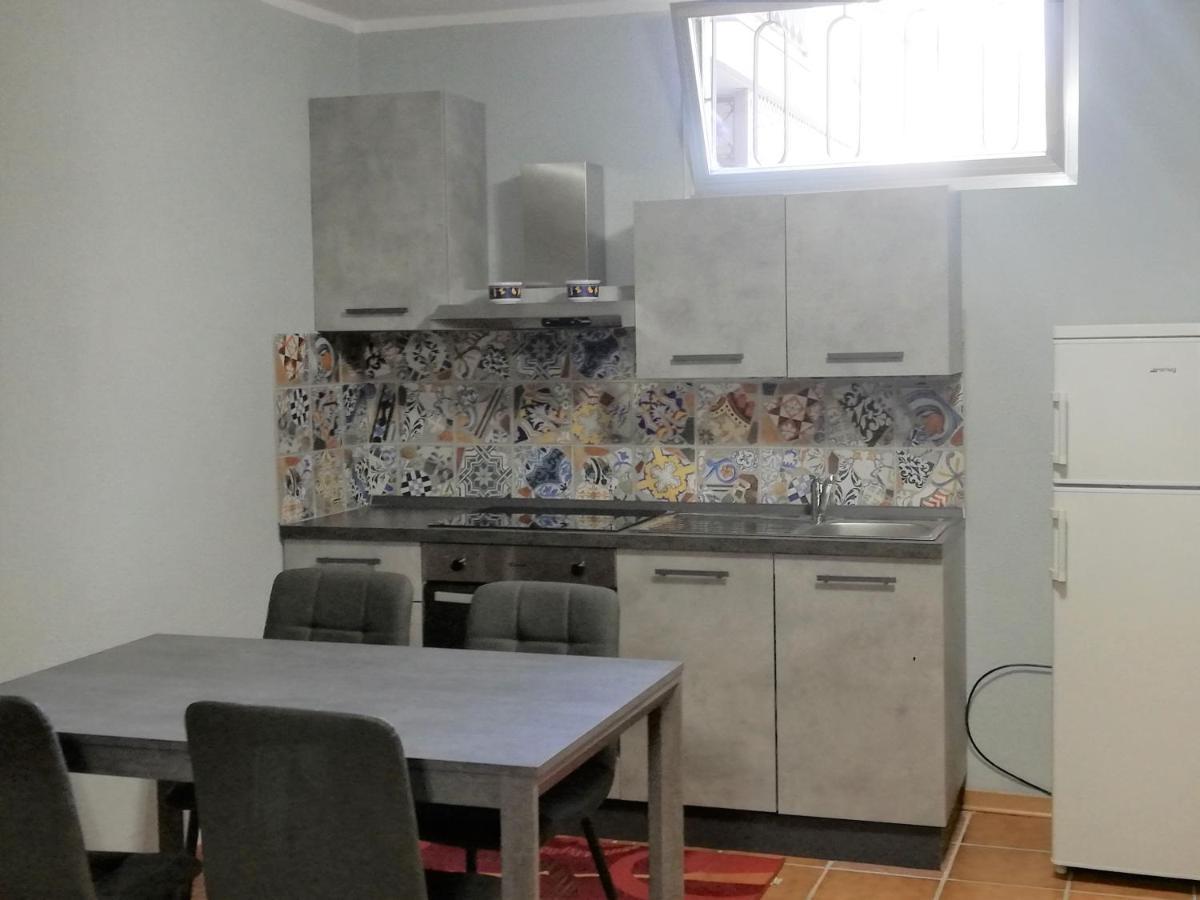 La Taverna Appartamento Scala A Chiocciola Фоллоника Экстерьер фото
