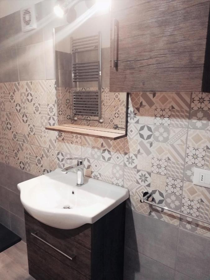 La Taverna Appartamento Scala A Chiocciola Фоллоника Экстерьер фото