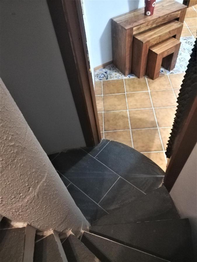 La Taverna Appartamento Scala A Chiocciola Фоллоника Экстерьер фото